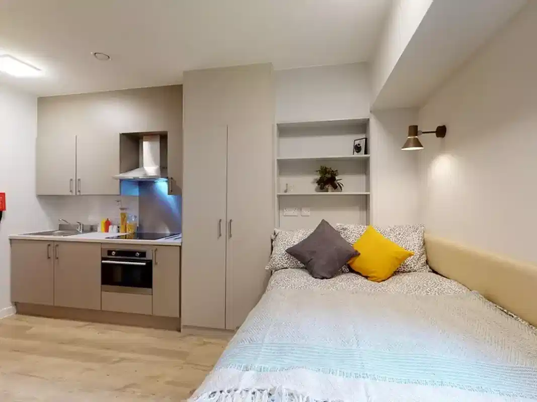 Seren, Swansea interior 1