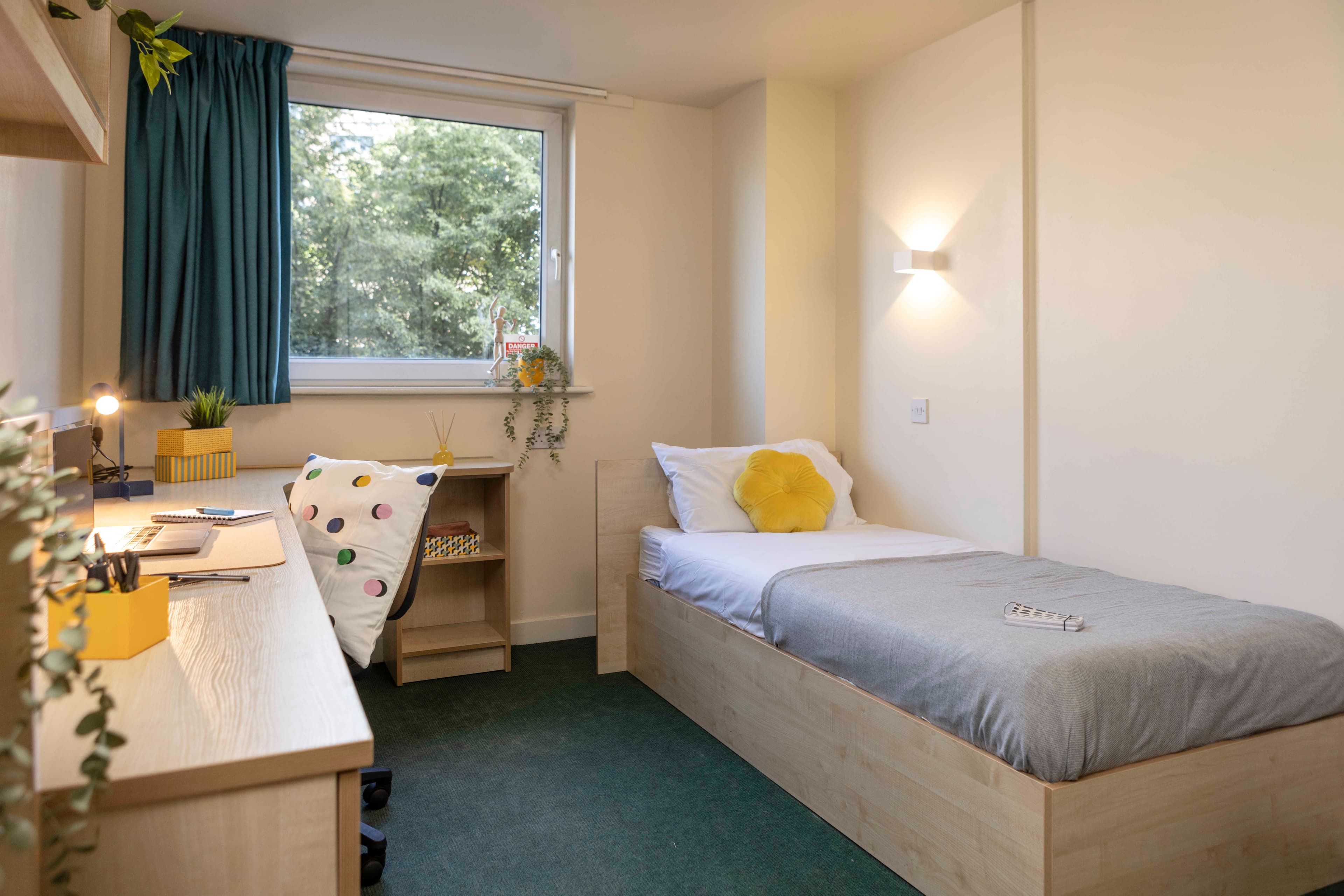 Burley Road, Leeds  interior 1