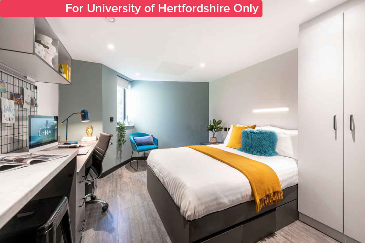 Luna, Hatfield interior 1