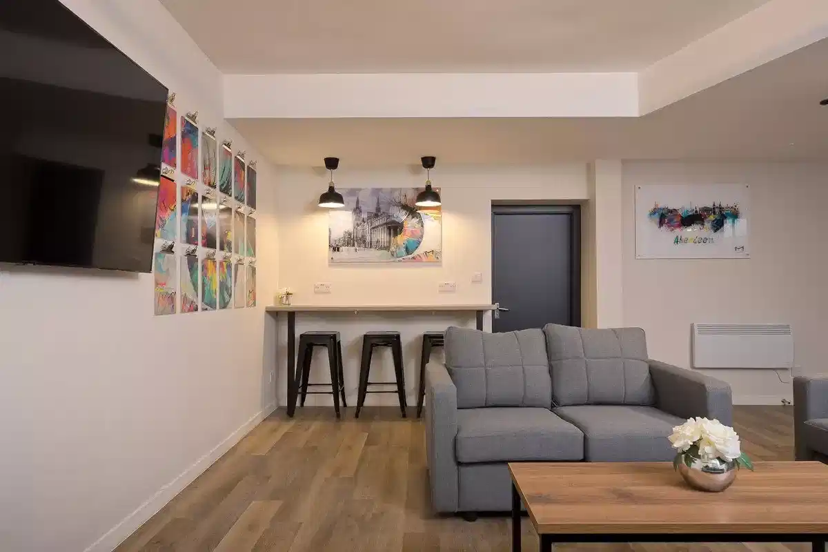 207 King Street, Aberdeen interior 1