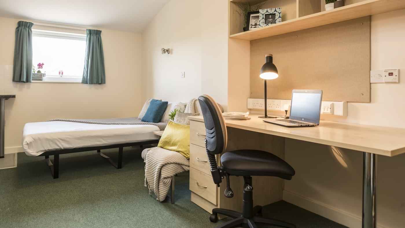 Collegiate Point Exe, Exeter interior 1