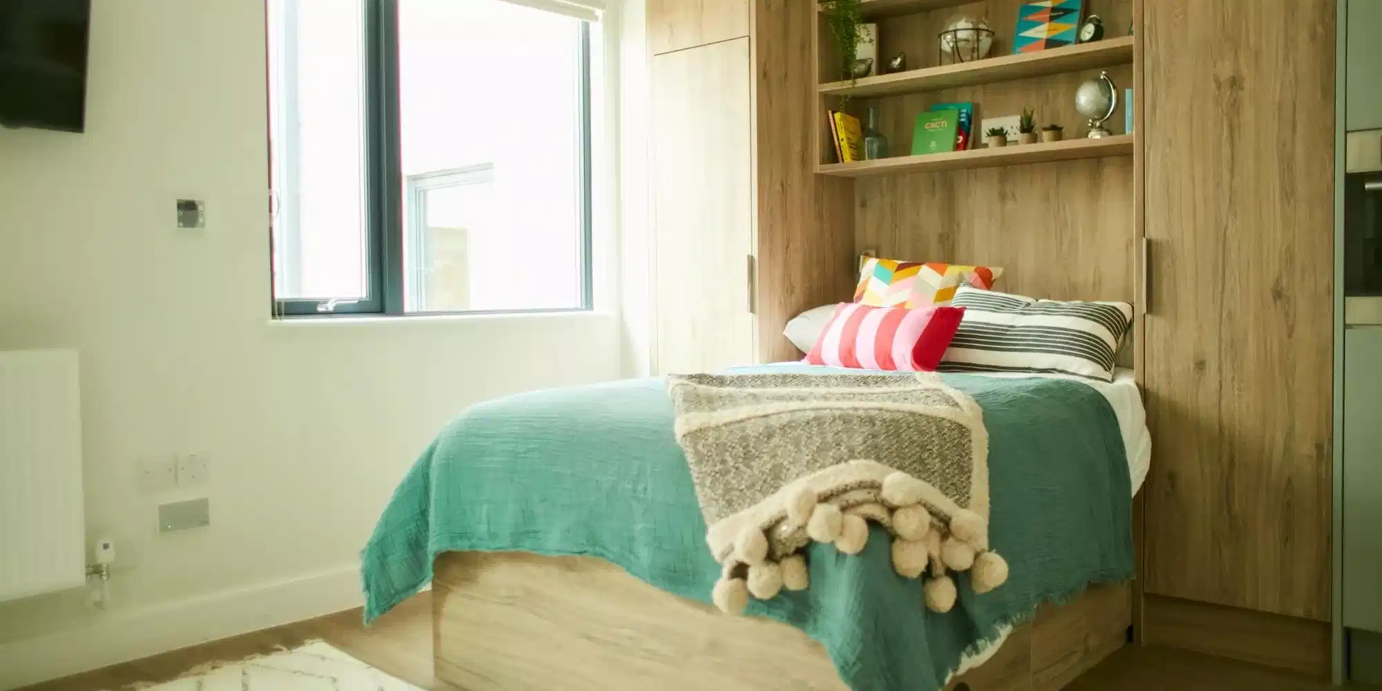 Canvas Quintana Gate, Exeter interior 1