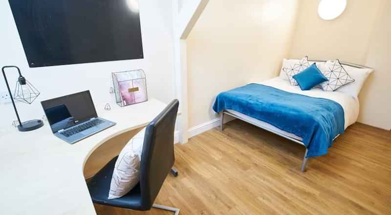 Daisybank Villas, Manchester interior 1