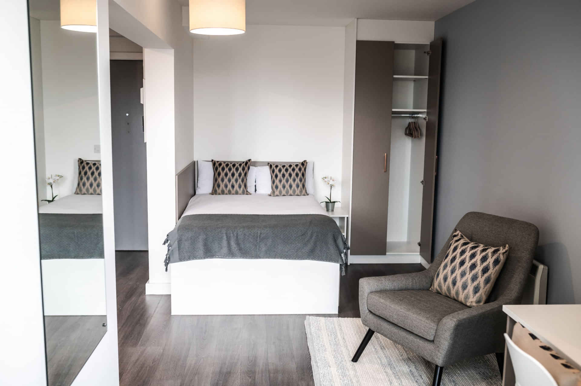 McDonald Road, Edinburgh interior 1