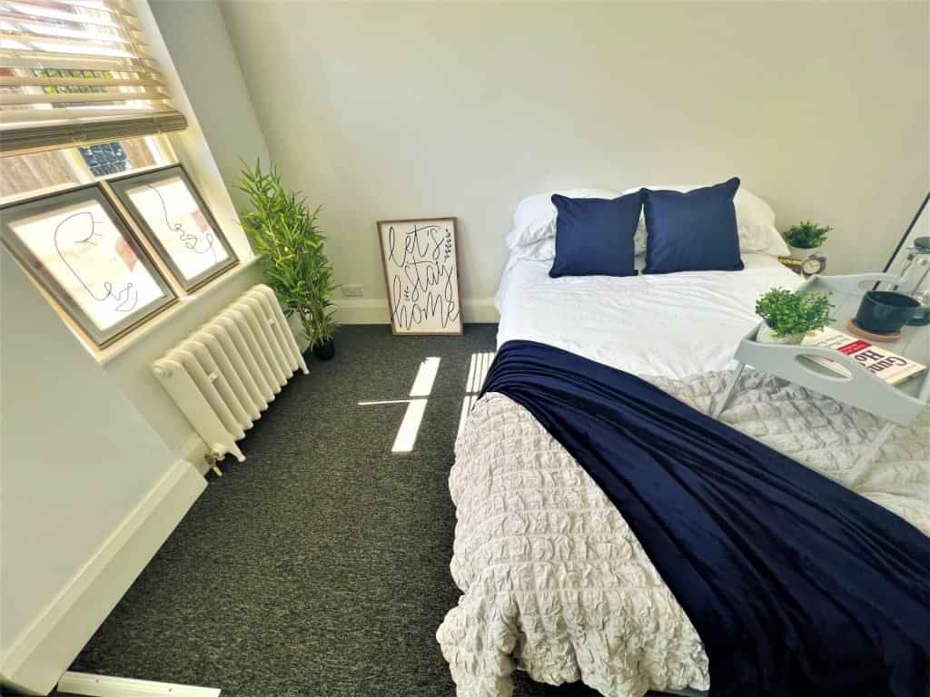 Highgate, Leicester interior 1