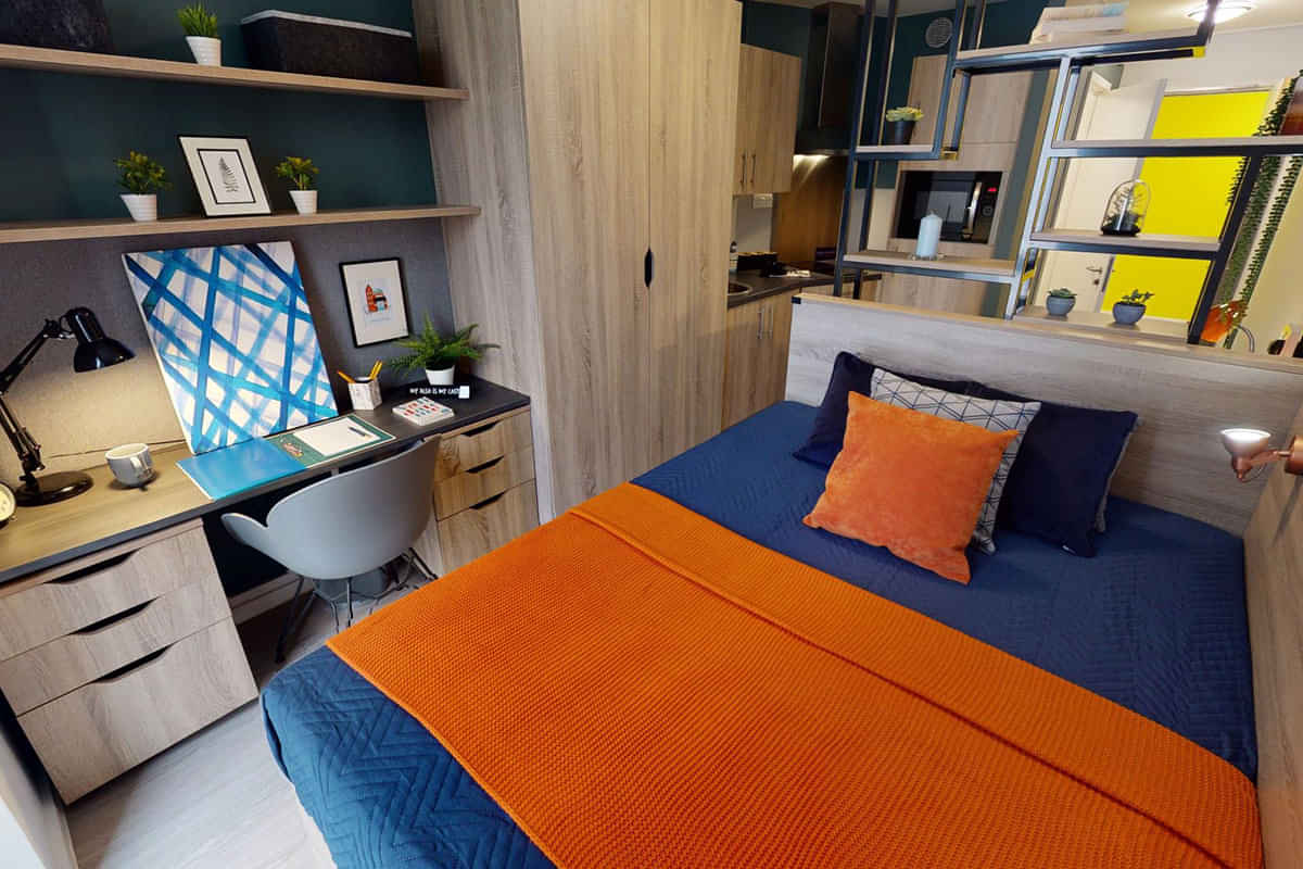 GoBritanya Hammersmith, London interior 1