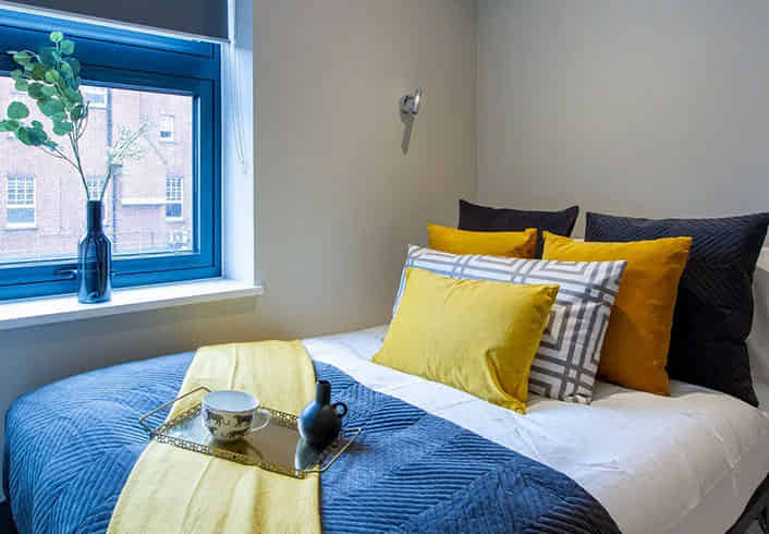 LST Seven Sisters, London interior 1