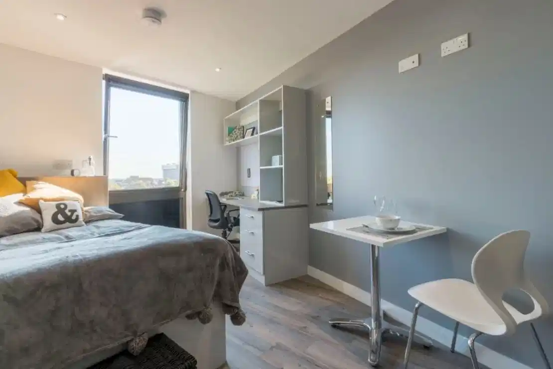 Glendower House, Cardiff interior 1