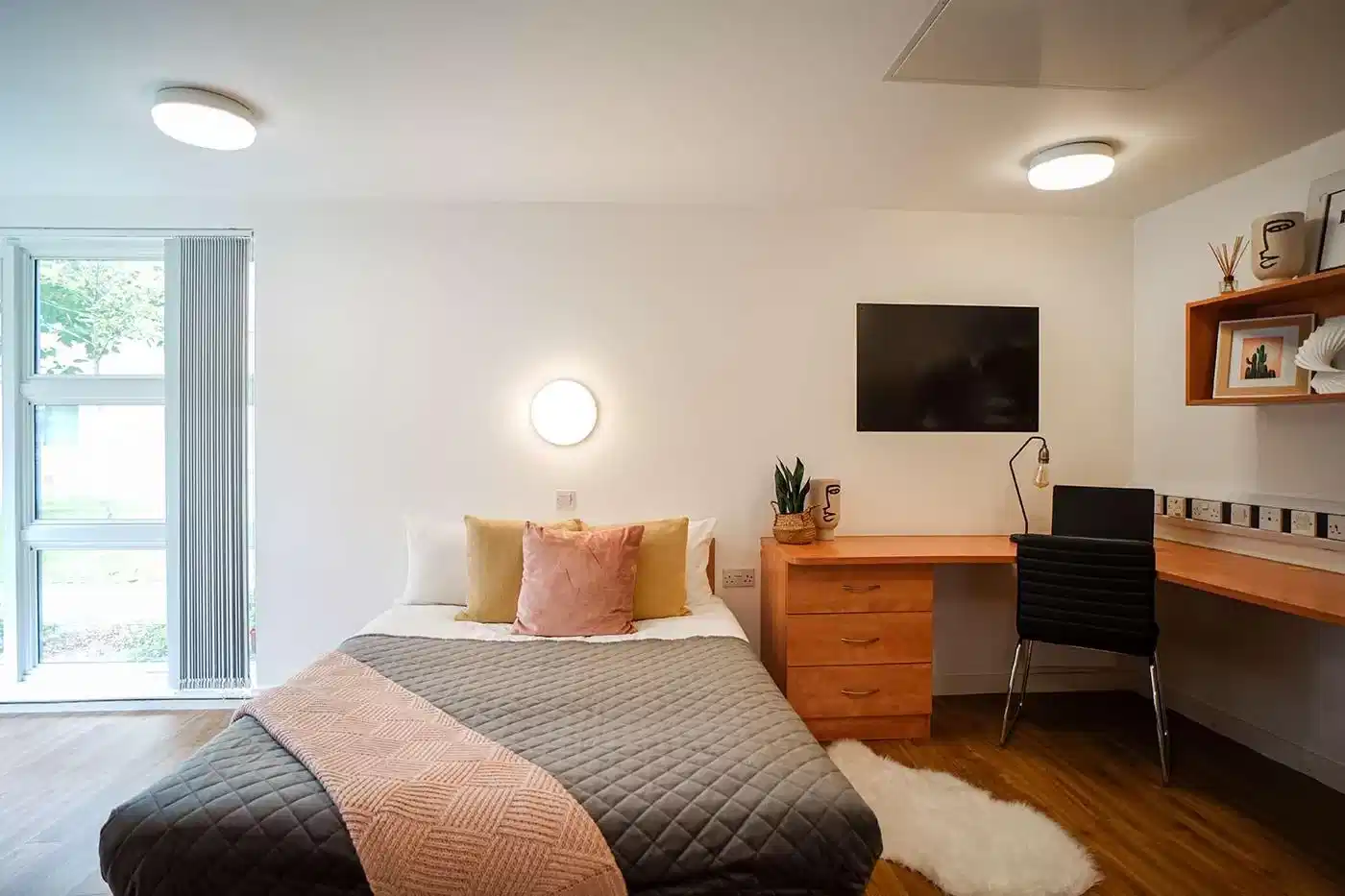 Exeter One, Exeter interior 1