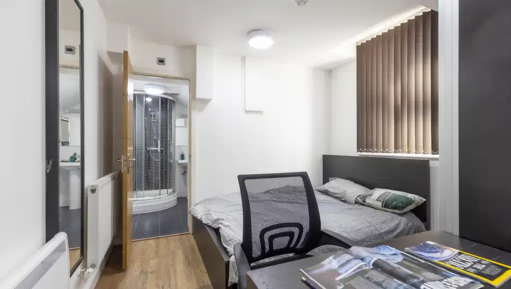 28 De Montfort Street, Leicester interior 1
