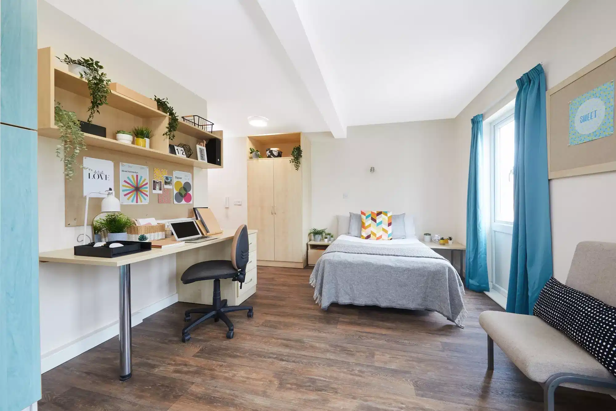 Collegiate Point Exe, Exeter interior 1