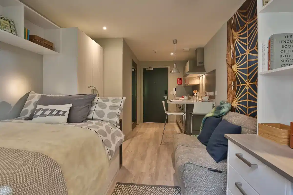Buccleuch Street, Edinburgh interior 1