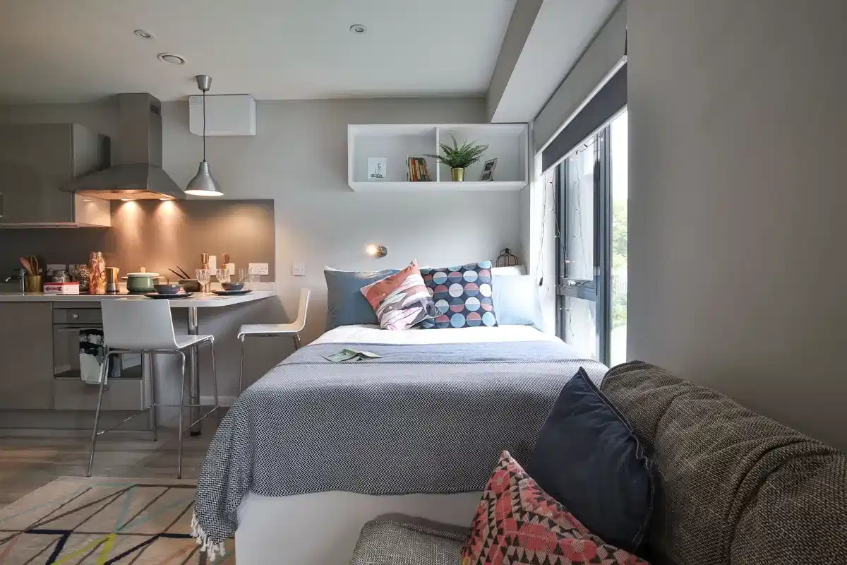 73 Princess Road East, Leicester interior 1