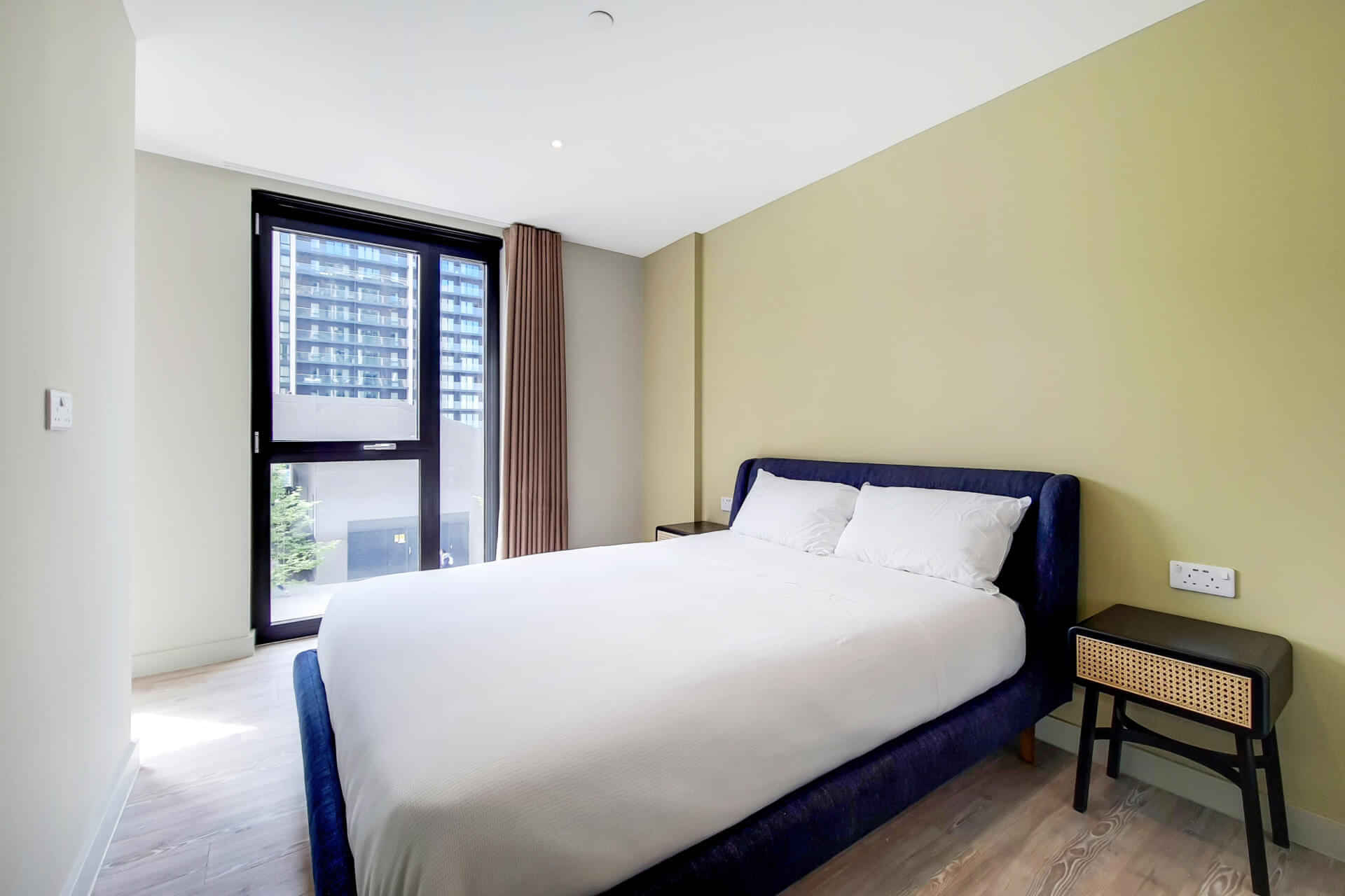 Madison, London interior 1